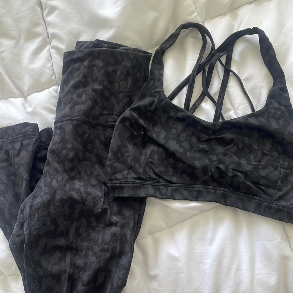 Lululemon workout set